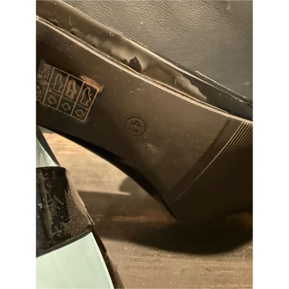 Black and Light Blue Patent Pointed-Toe Women's Heels - Picture 6 of 8